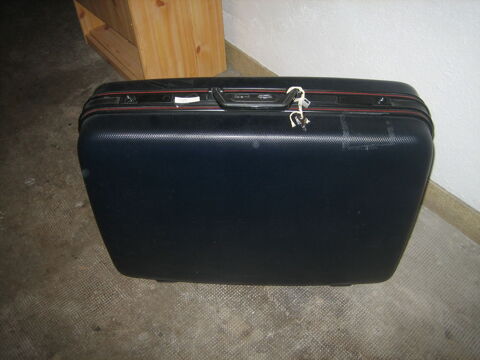 VALISES DE VOYAGE A ROULETTES 40 Cran-Gevrier (74)