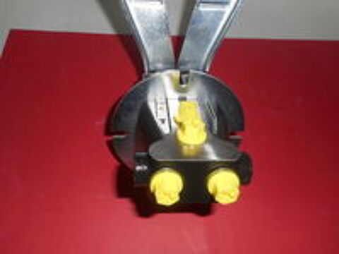   Pdale double hydraulique  