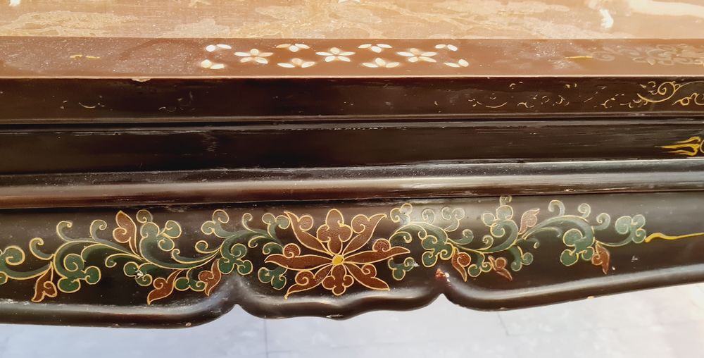 Table chinoise laqu&eacute;e d&eacute;cor H&eacute;rons Meubles