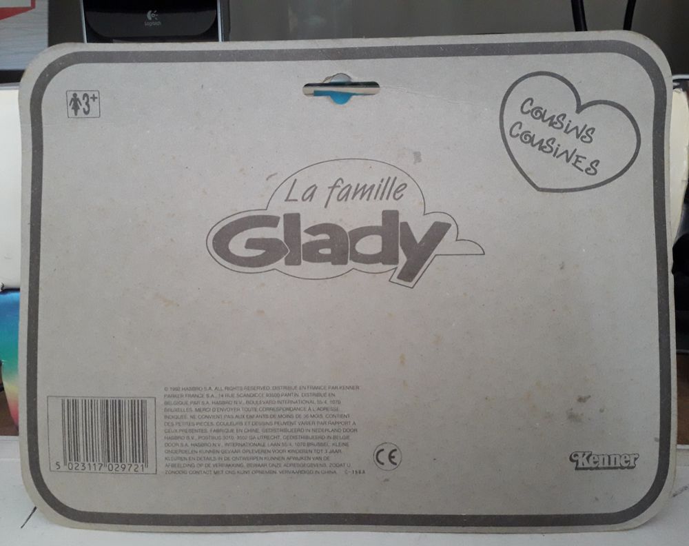 Poup&eacute;es ( La famille Glady ) NEUF 