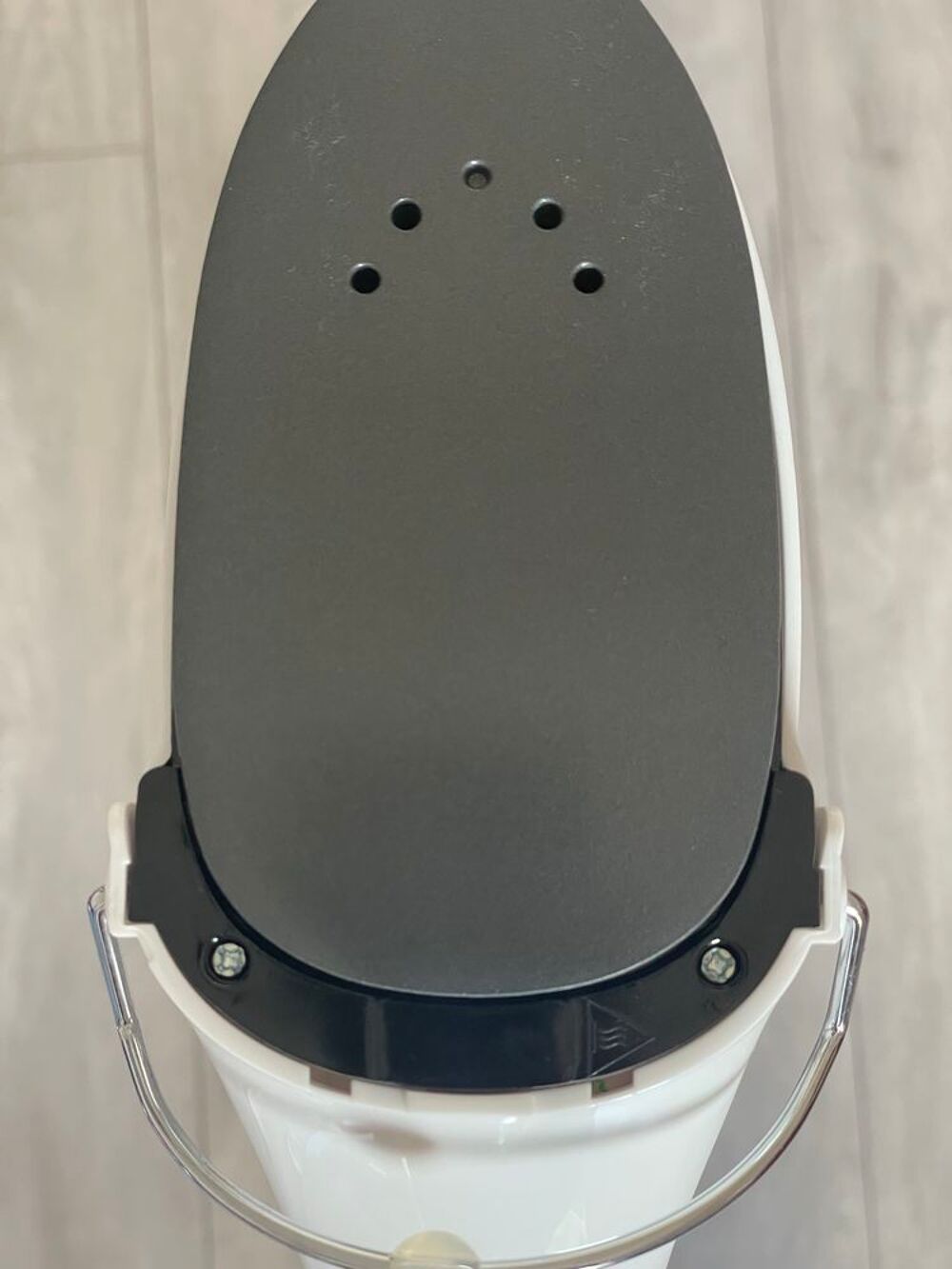 D&eacute;froisseur &agrave; main Silvercrest €" Tr&egrave;s bon &eacute;tat €" 12€&macr;€ - Pratique et efficace pour d&eacute;froisser sans fer &agrave; repasser ! Electroménager