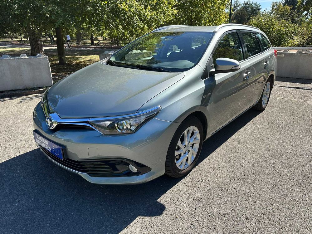 Auris Touring Sports Hybride 136h Business 2018 occasion 78110 Le V&eacute;sinet
