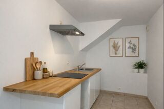 Location Appartement Centre ville, bel appartement lumineux de 95 m² en rez-de-ch Générac