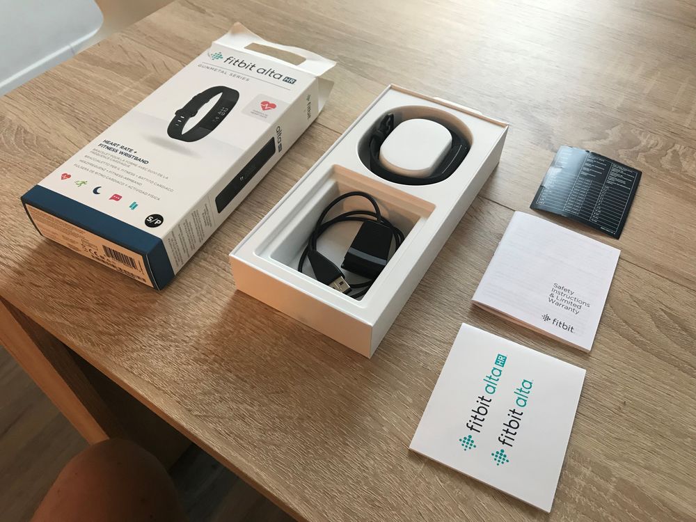 Fit Bit Alta HR sous garanti Bijoux et montres