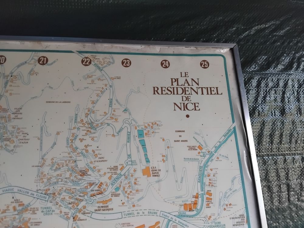 Grand plan murale vintage de Nice ancien mobilier urbain . 