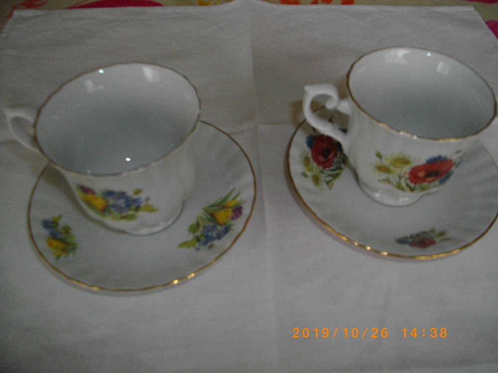 Deux tasses + deux sous-tasses assorties "Fleurs" Cuisine