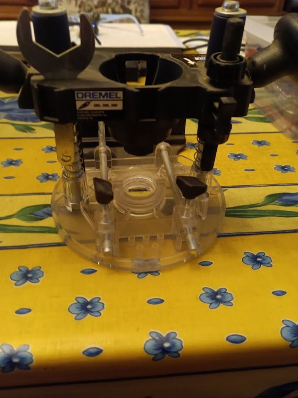 Guide d&eacute;fonceuse DREMEL Bricolage