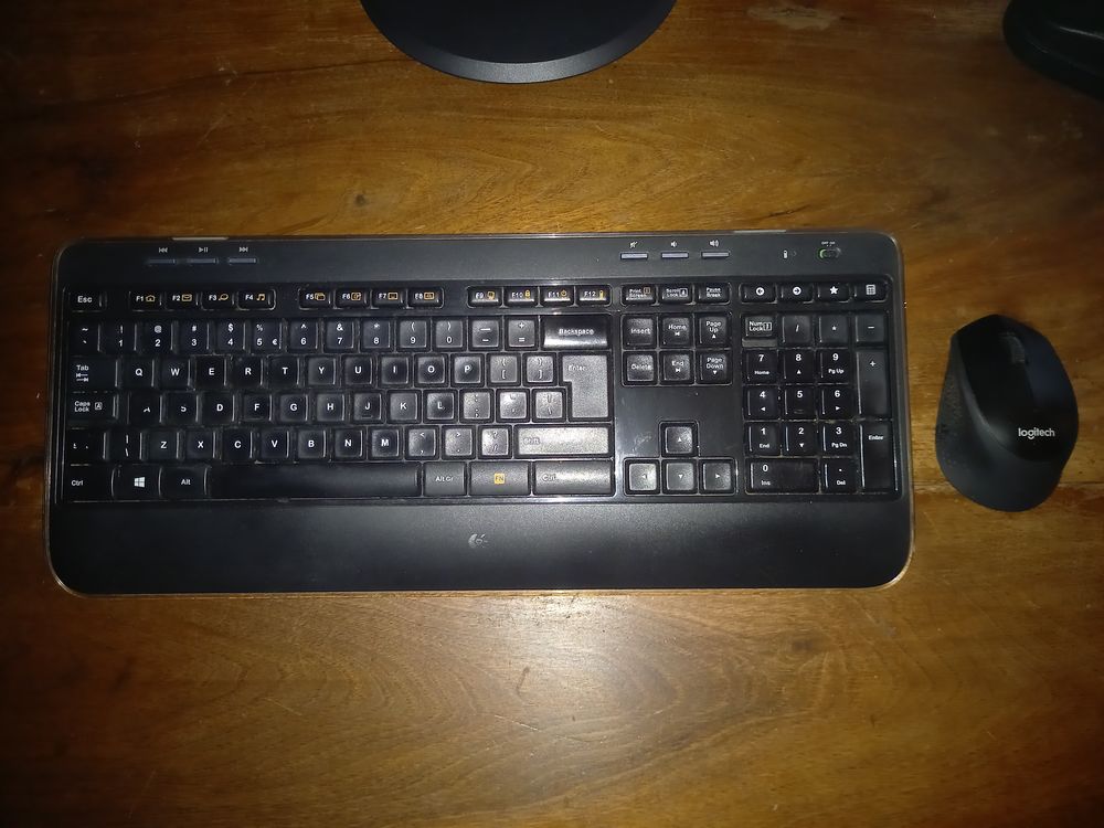 PC fixe avec accessoires Matériel informatique
