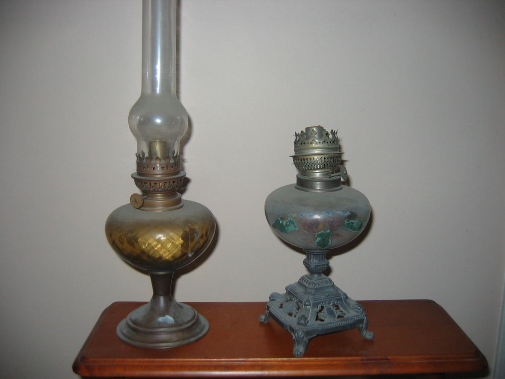 Deux lampes &agrave; p&eacute;trole Décoration