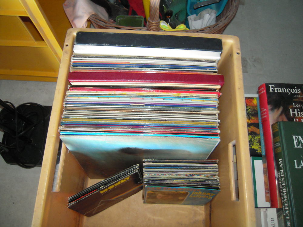 DES 33 T &amp; 45 T ORIGINAUX . CD et vinyles