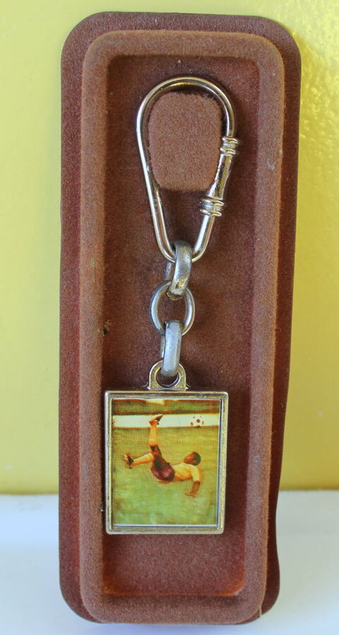 Porte clef football vintage 70 PELE 10 Issy-les-Moulineaux (92)