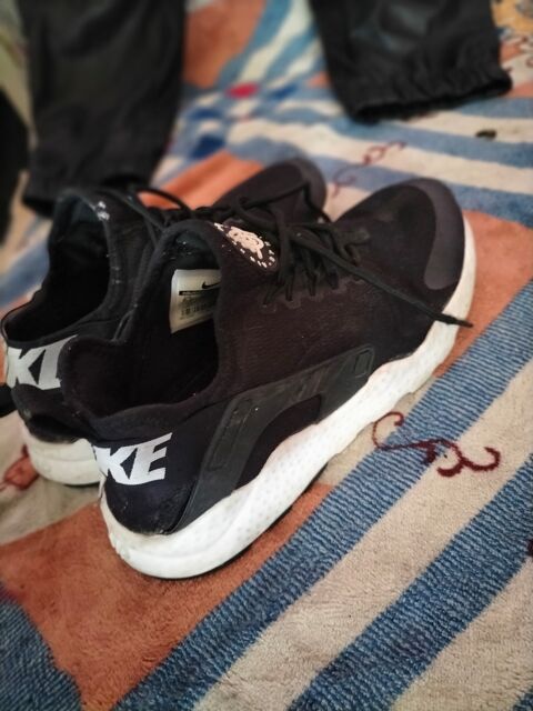 Basket Nike air Huarache pointure 37.5 très bon état 14 Cachan (94)