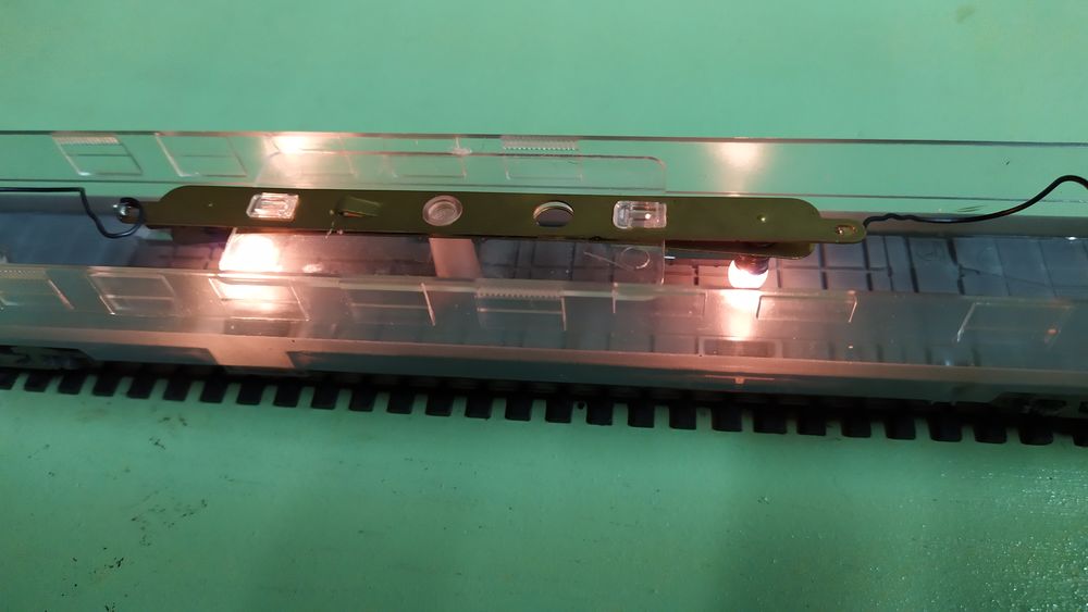 Train &eacute;lectrique : rampe &eacute;clairage pour wagons JOUEF LIMA Jeux / jouets