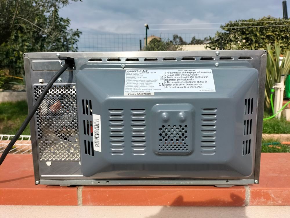 Four micro-ondes gril Electroménager