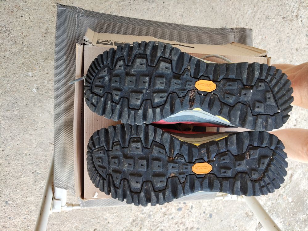 Chaussures randonn&eacute;e MILLET
Port&eacute;es quelques fois Chaussures