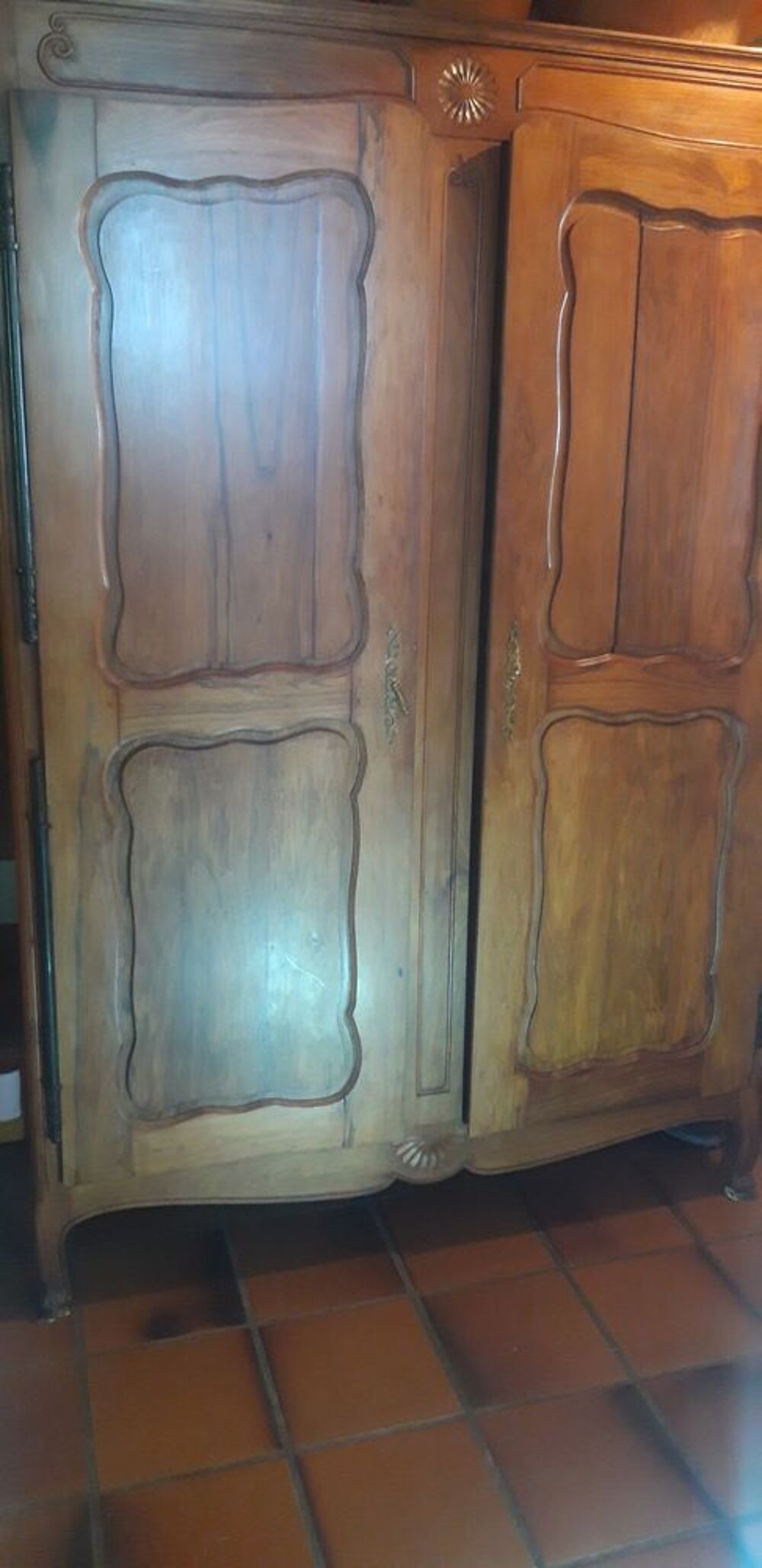 Armoire en bois de rose Est 1960 Meubles
