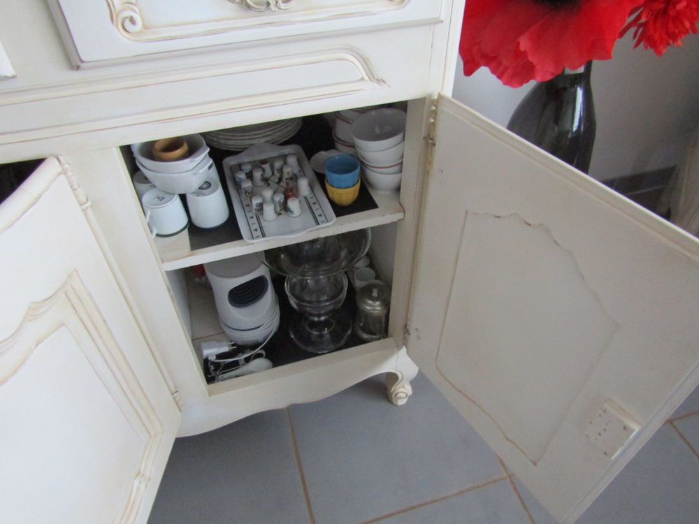 BUFFET EN CHENE MASSIF CERUCE 
Meubles