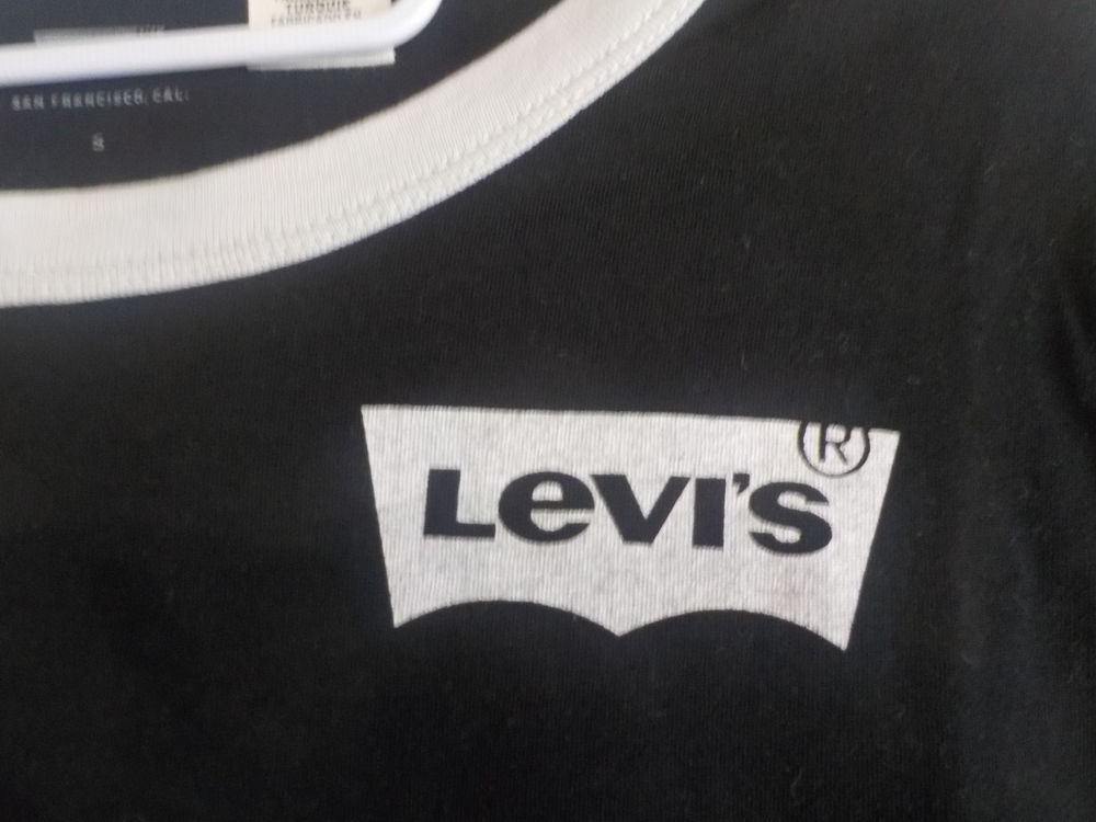 TEE-SHIRT NOIR LEVI'S TAILLE S Vêtements