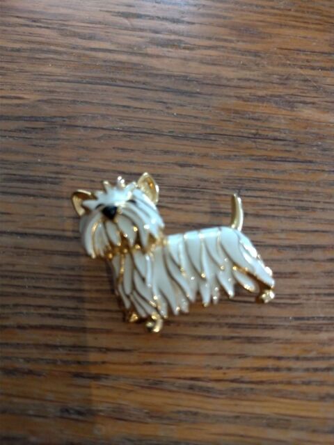 Broche dore chien laqu blanc 10 Saint-Brs (30)