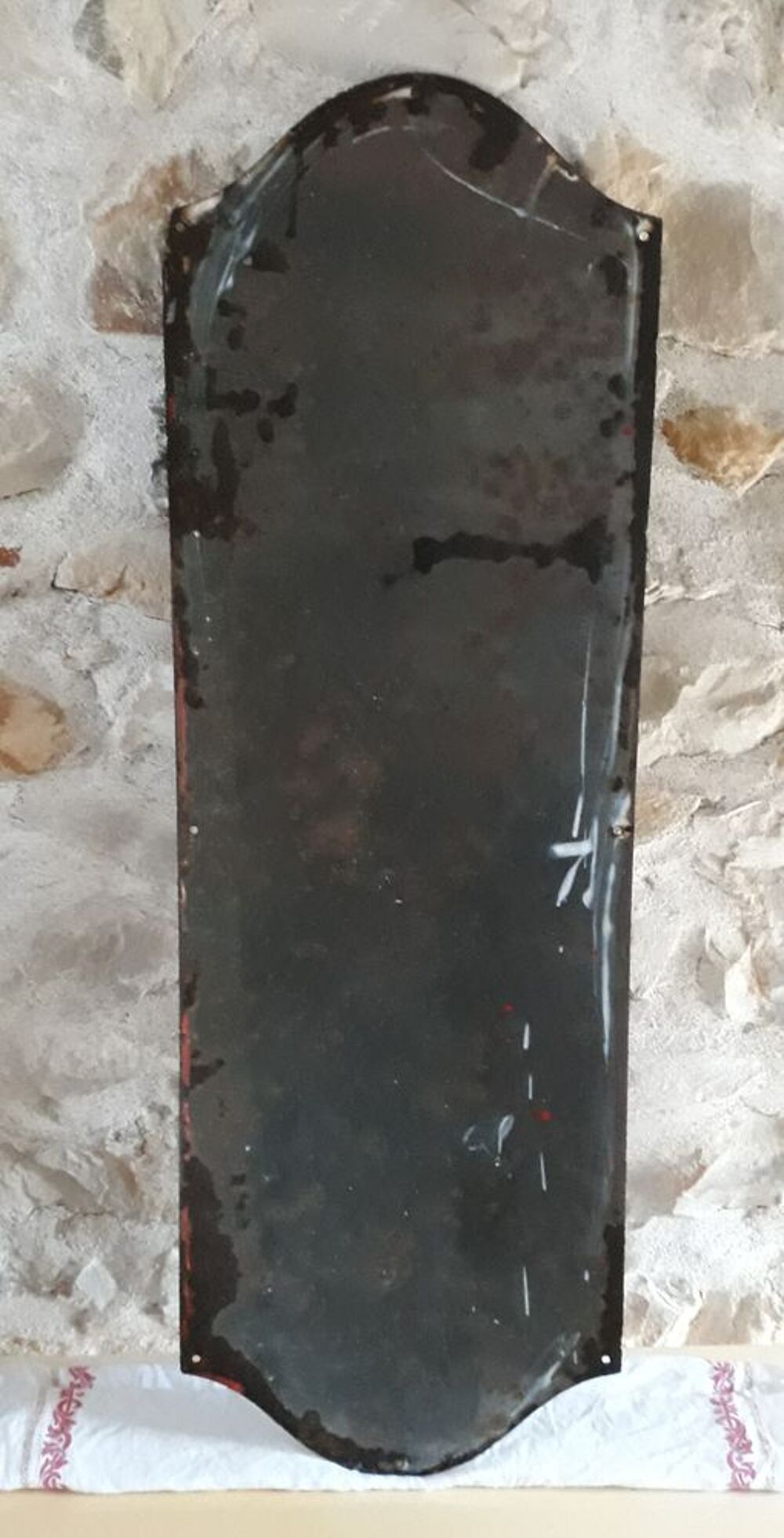 Plaque &eacute;maill&eacute;e bouillon KUB. 