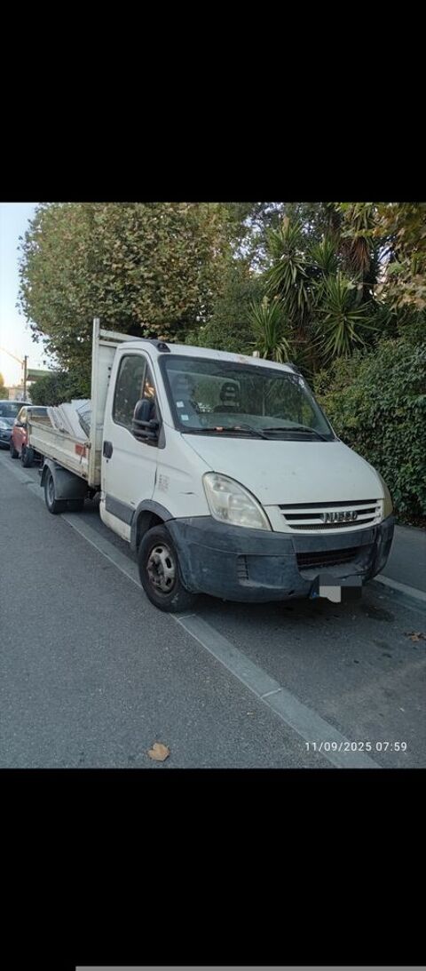 IVECO Camion - porteur > 3,5 t 2007 occasion Marseille 13013