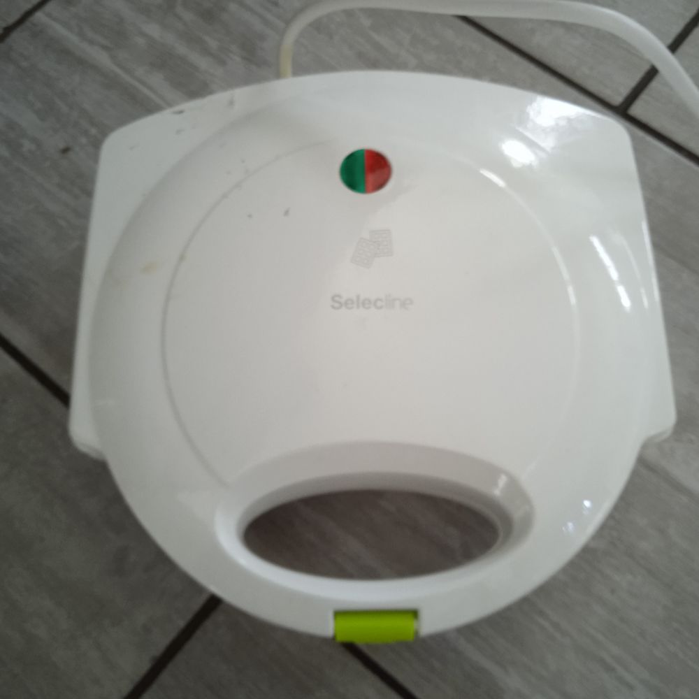 Gaufrier petit format tr&egrave;s bon &eacute;tat Electroménager