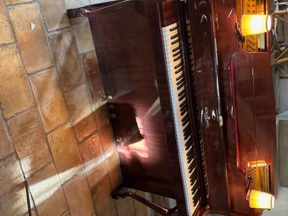 PIANO SCHIMMEL Instruments de musique