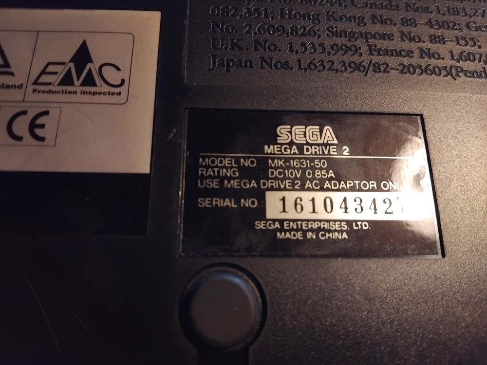 M&eacute;ga pack console Sega m&eacute;ga drive 2 avec ses c&acirc;bles Consoles et jeux vidéos