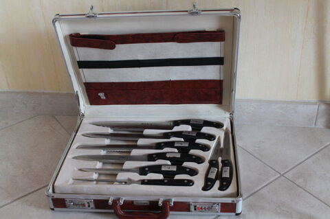 VALISE COUTEAUX DE CUISINE NEUFS 30 �loie (90)