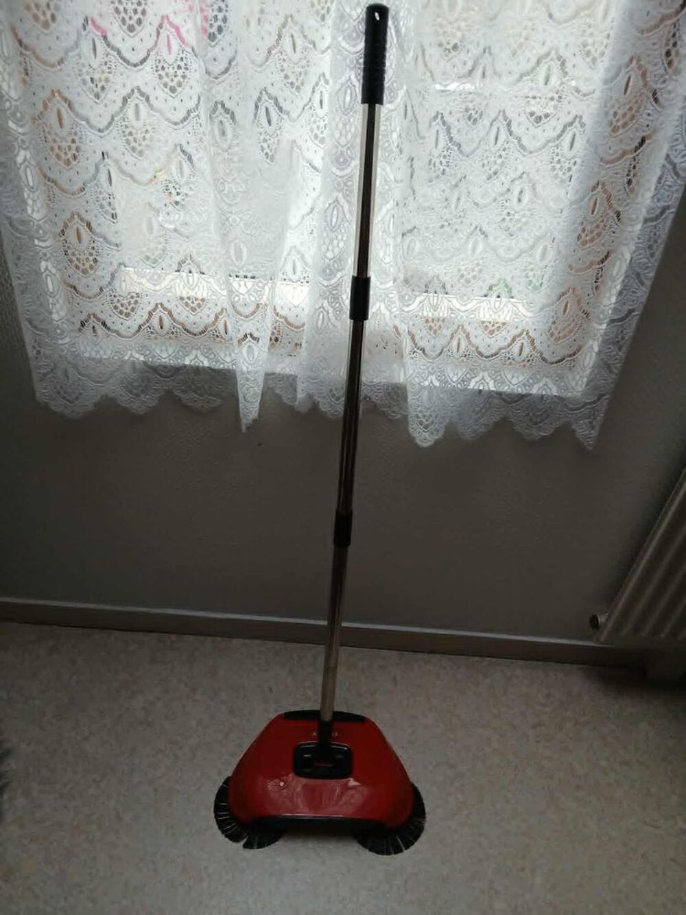 Balai rotatif Singer rouge neuf N&deg;1424 Electroménager
