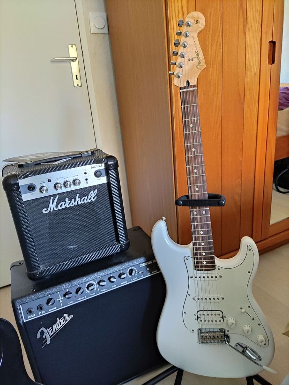 2 guitares &eacute;lectriques Instruments de musique