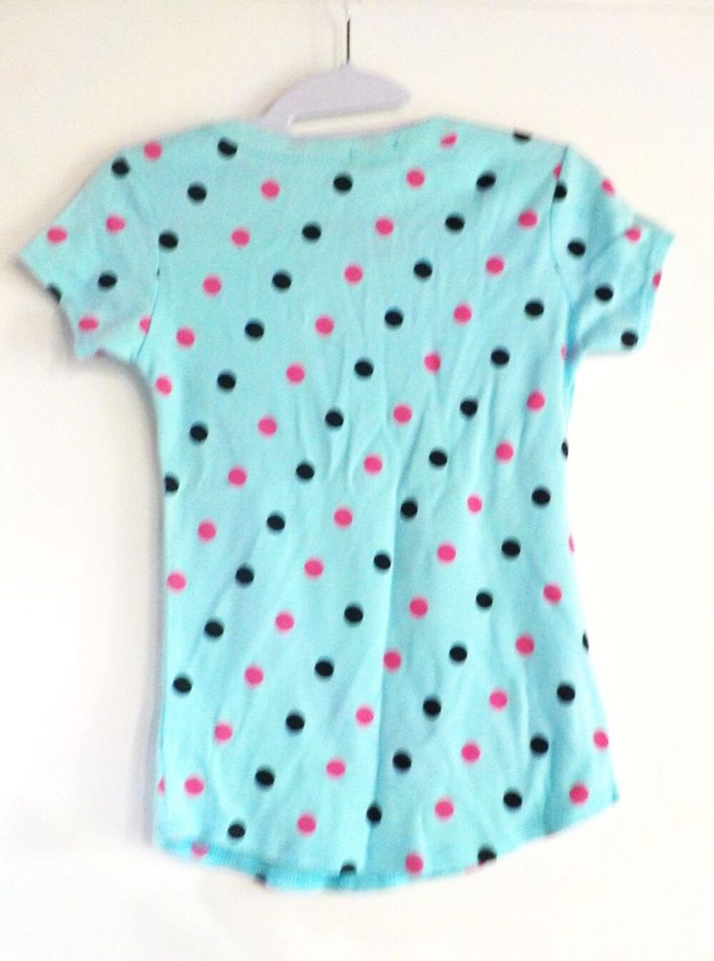 TSHIRT BLEU A POIS ROSES ET NOIRS Taille Unique neuf &eacute;tiquet Vêtements