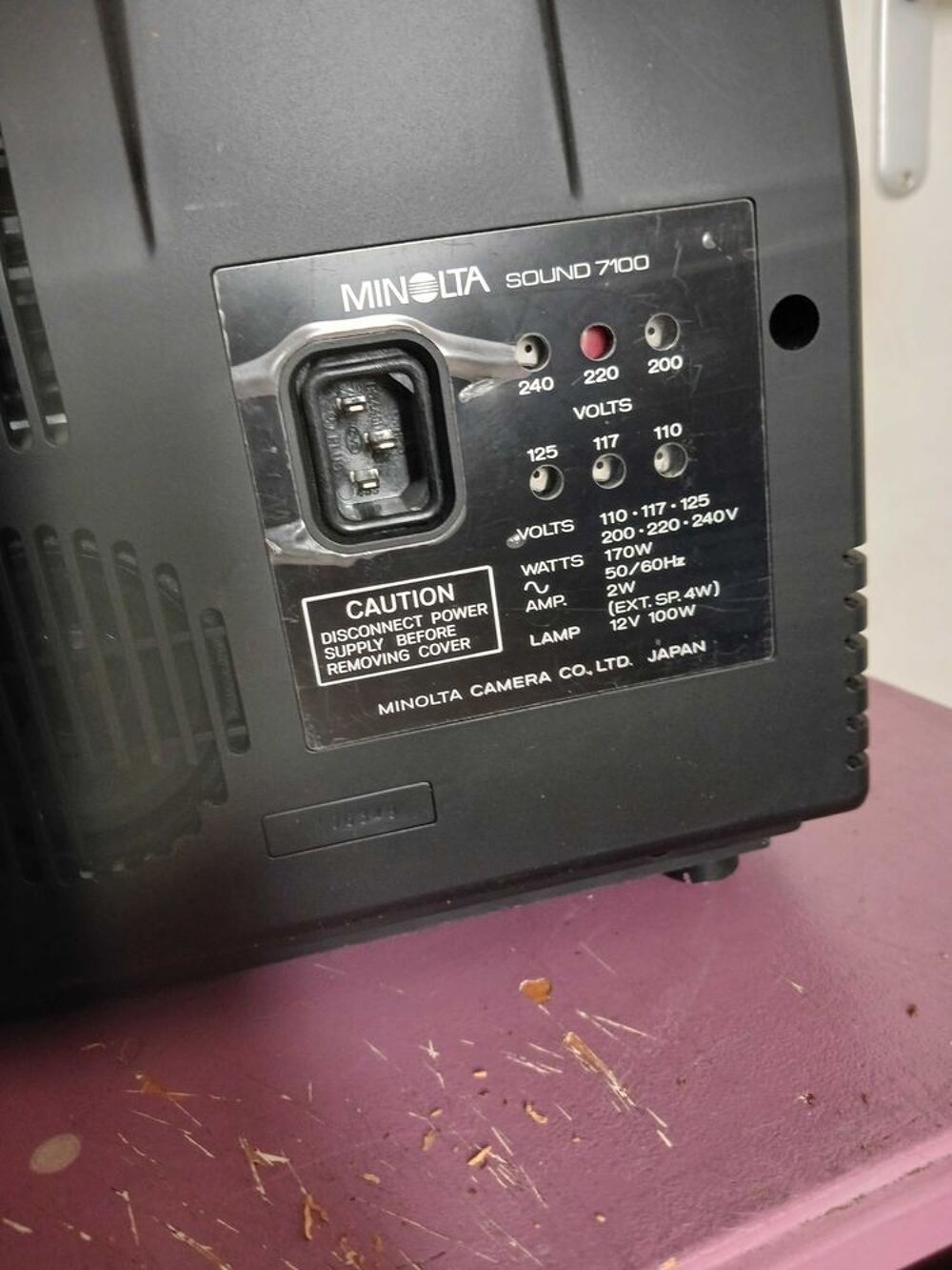 ancien projecteur tr&egrave;s bon &eacute;tat 