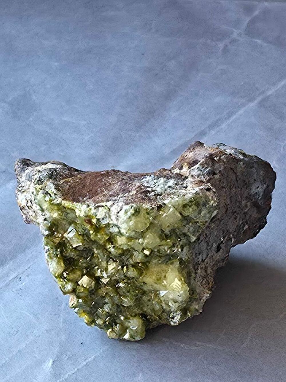 Sp&eacute;cimen Min&eacute;ral : Pyromorphite Verte sur Matrice (52) 
