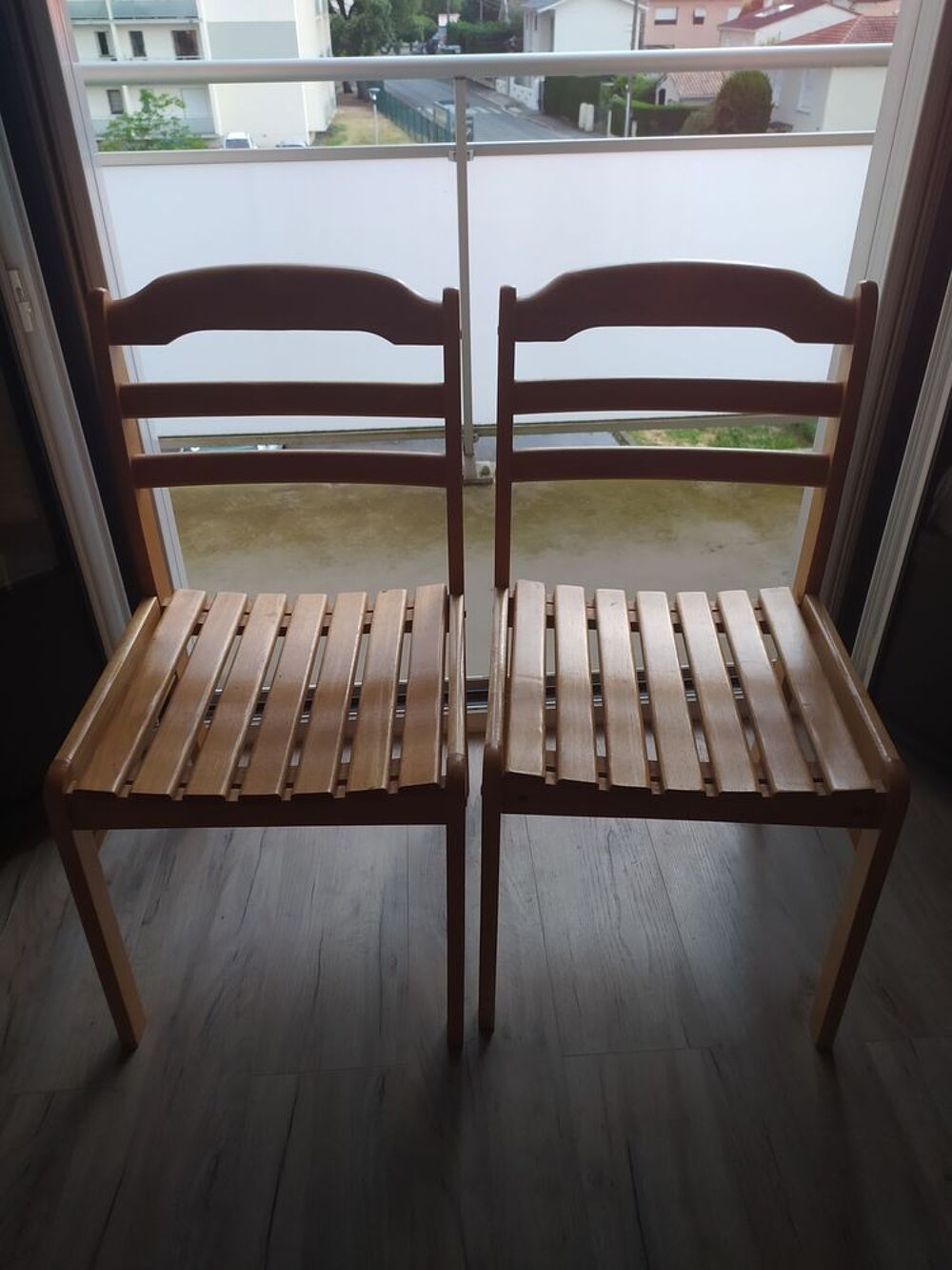2 chaises en bois Meubles