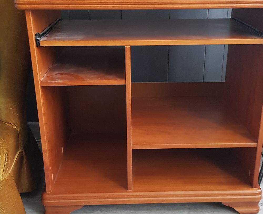 Meuble en bois merisier &agrave; TV ou musique style Louis Philippe Meubles