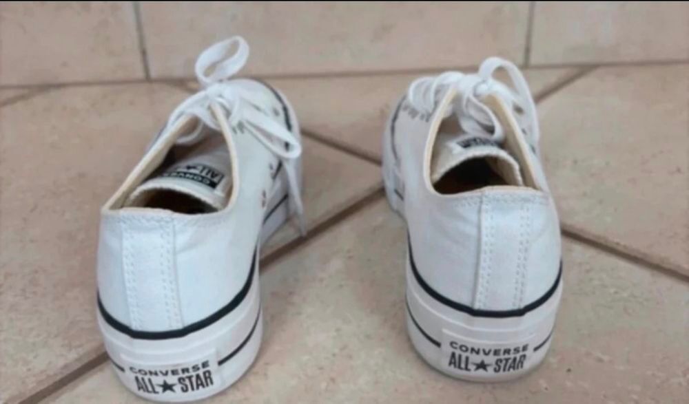 Converse all star pointure 36.5 blanche Chaussures