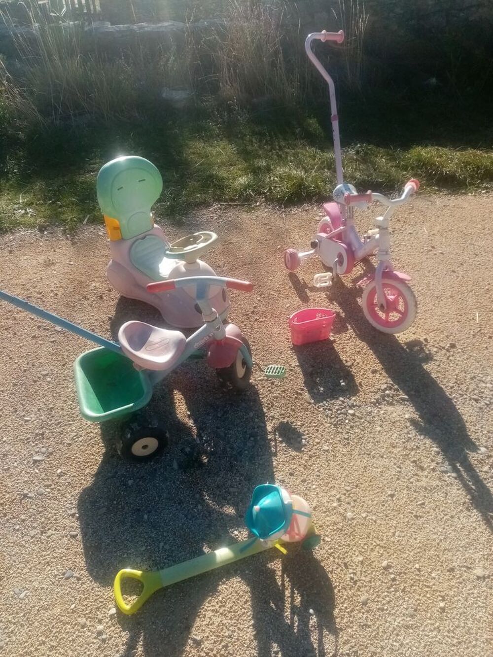 Donne v&eacute;lo tricycle trotteur enfant Vélos