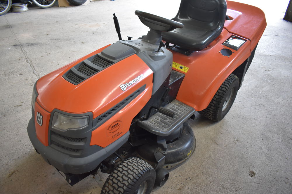 Tracteur tondeuse HUSQVARNA CT 151
Jardin