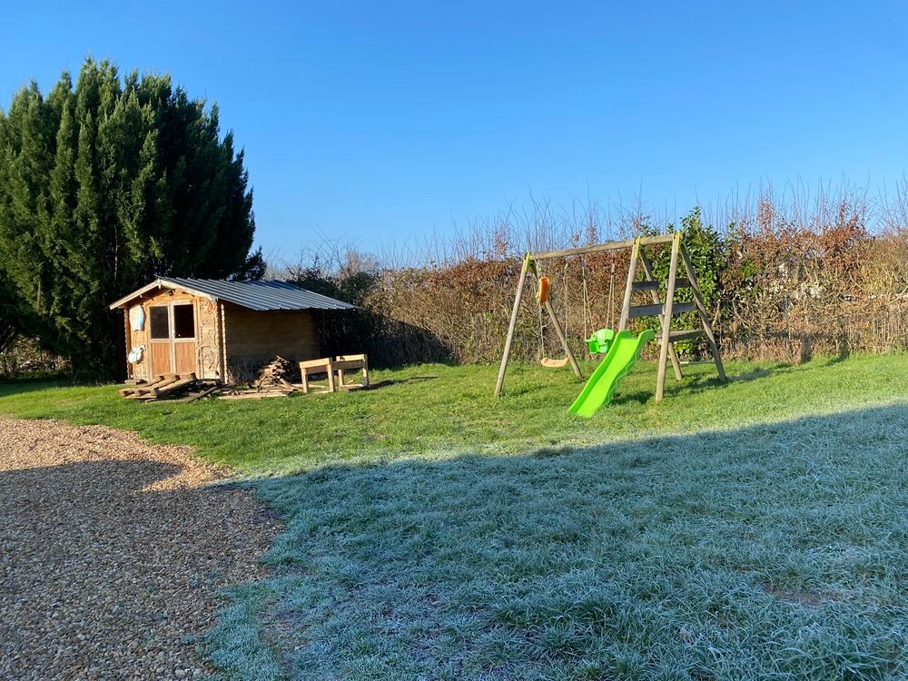Location Maison maison T8 avec cour espace vert à Vernoil 49390 Vernoil