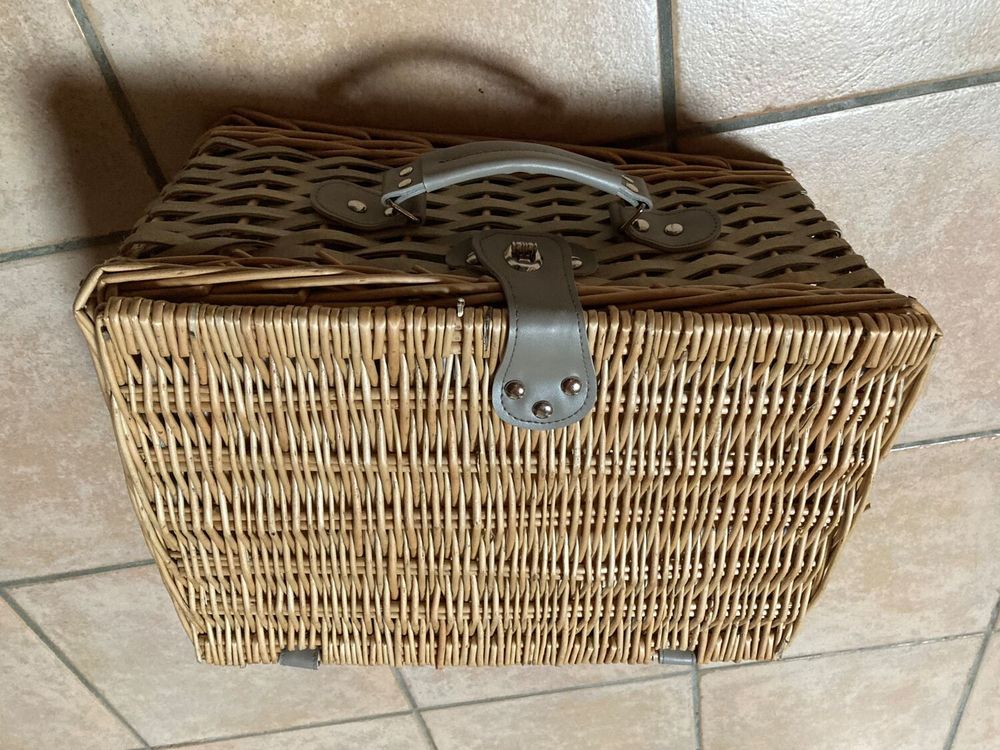Panier de pique-nique pratique pour 4 personnes - Neuf. Sports
