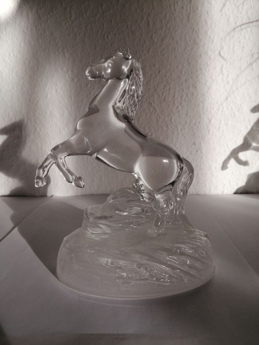 Pi&egrave;ce en cristal d'Arques : Cheval cabr&eacute; Décoration