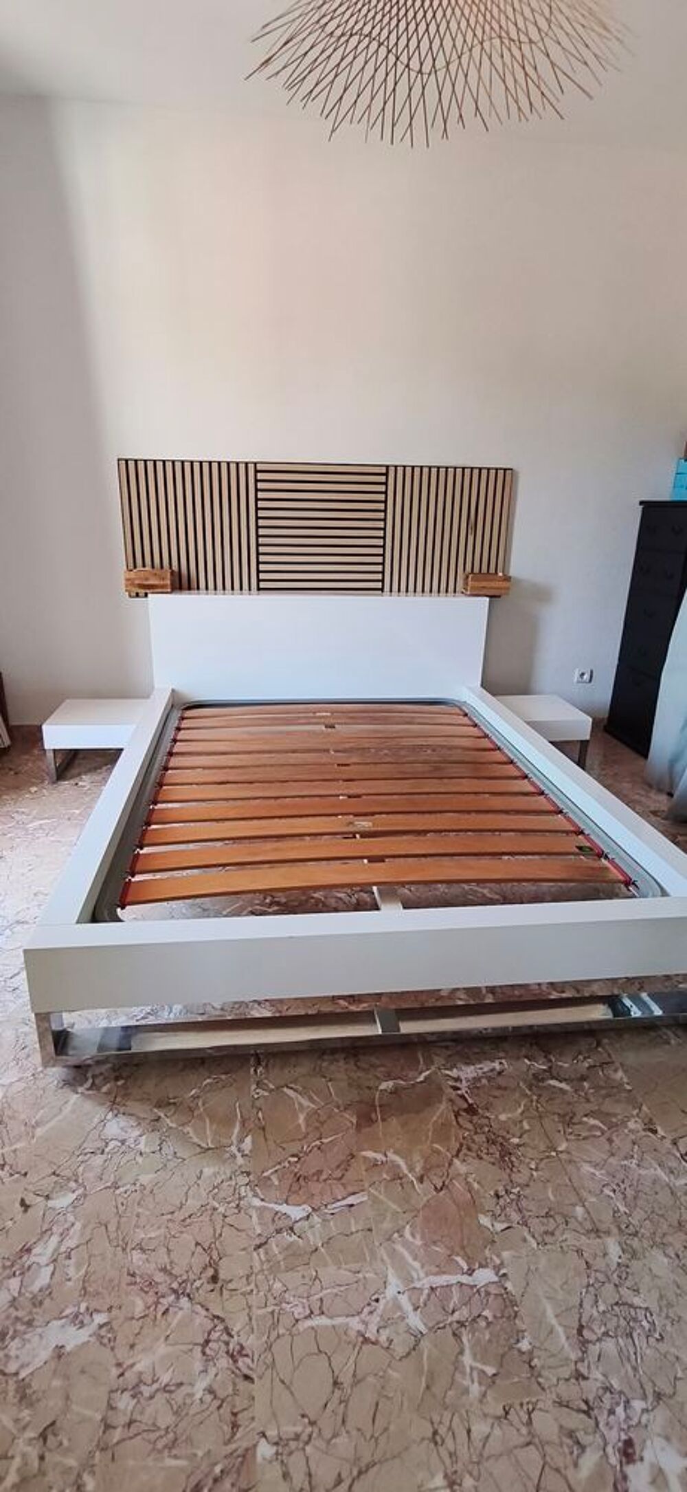 Lit adulte avec sommier140x 190 Meubles