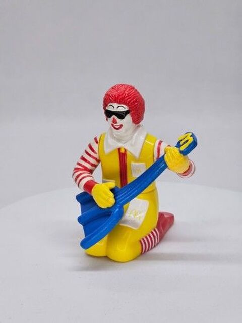 figurines plastique (R2-D2 / Ronald 1993 / Capitaine Crochet 10 Ervy-le-Ch�tel (10)