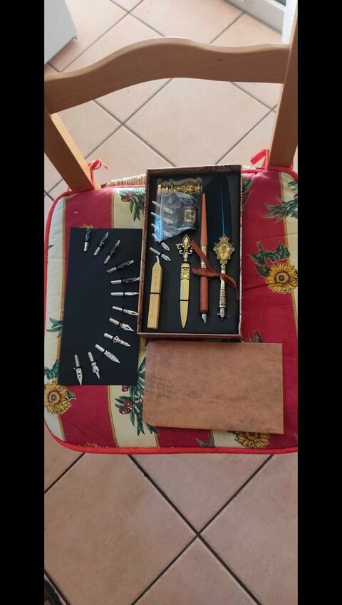 COFFRET D'ECRITURE / CALLIGRAPHIE 22 Alet-les-Bains (11)