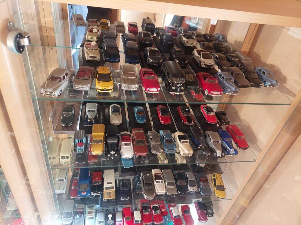 lot de 500 voitures 1/43eme 