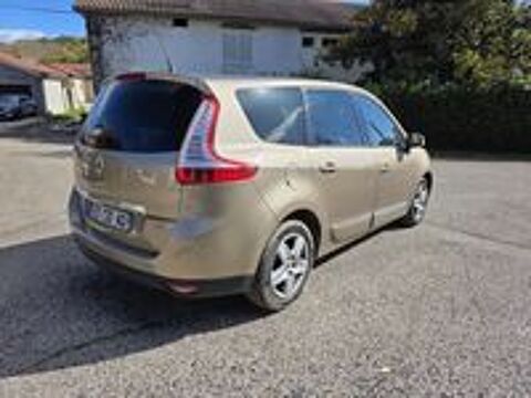 Grand Sc&eacute;nic III Grand Sc&eacute;nic dCi 110 Energy eco2 Business 7 pl 2016 occasion 69320 Feyzin