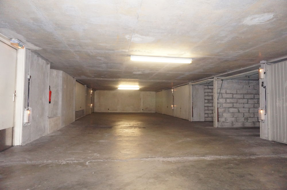 Location Parking/Garage GARAGE VILLEURBANNE DANS RESIDENCE FERMEE Villeurbanne