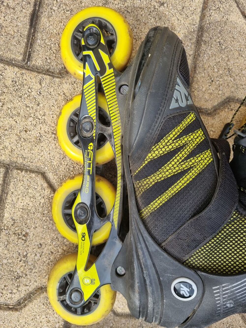Rollers K2 taille 44 et protections adultes Sports
