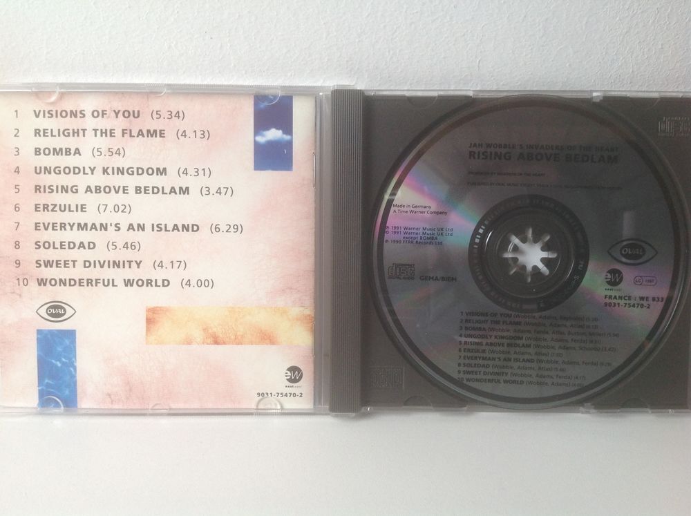 JAH WOBBLE'S INVADERS RISING ABOVE BEDLAM Envoi Possible
CD et vinyles